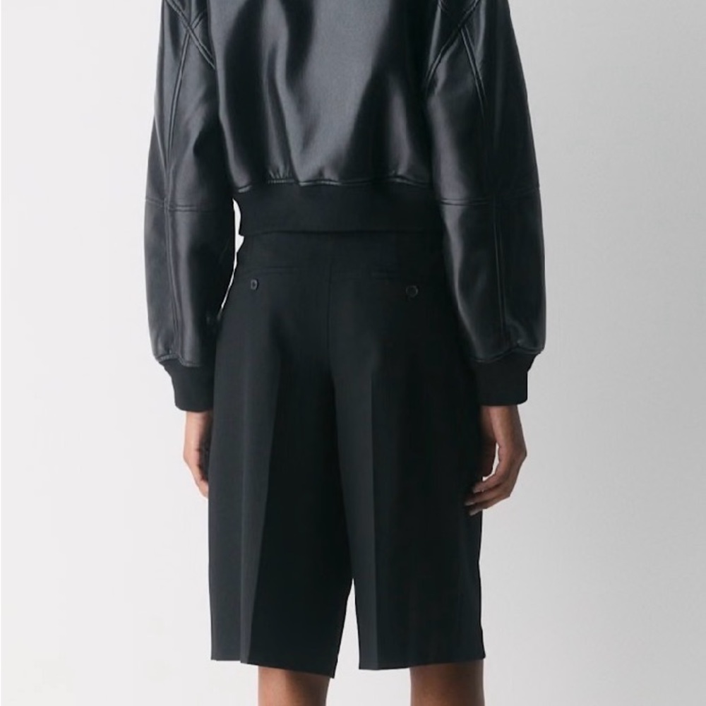 Aritzia Black Vegan Leather Synergy Bomber Jacket CURRENT XS - Picture 3 of 7